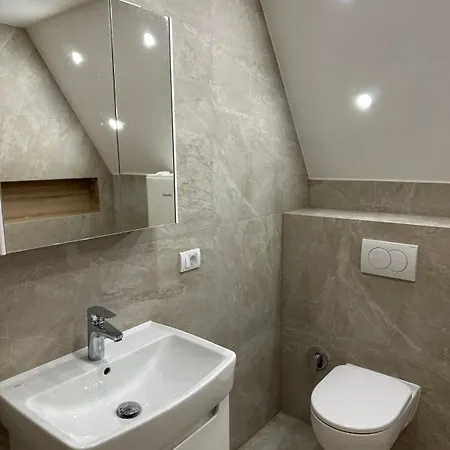 Forest Hillside * Tarcin